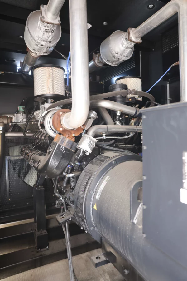 Gillette SP-4000-3-4N2(L2) 400kw /300kw Natural Gas/LP